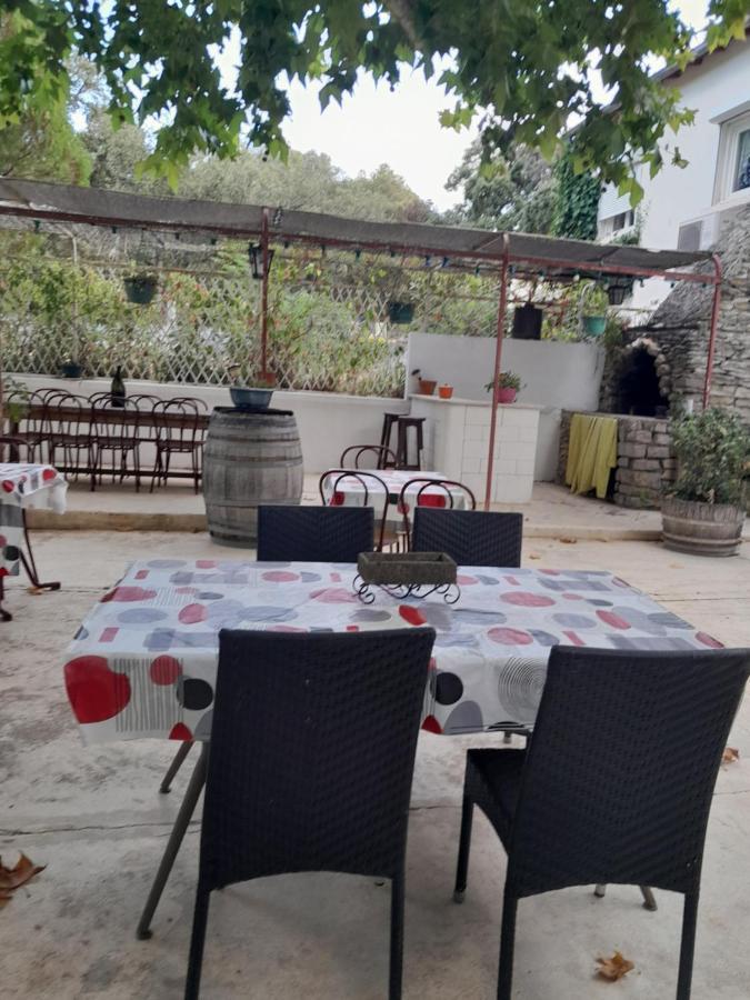 Auberge Des Garrigues Nîmes Exteriér fotografie