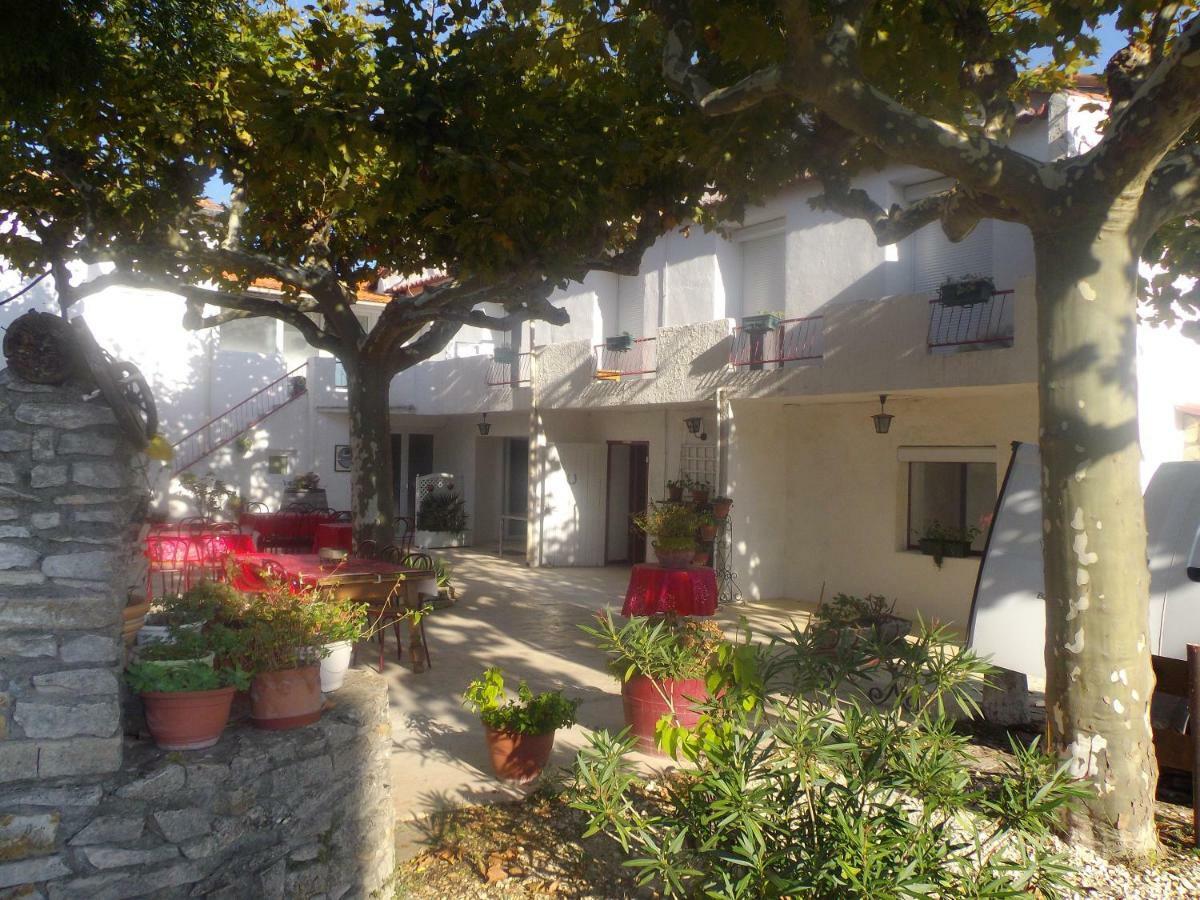 Auberge Des Garrigues Nîmes Exteriér fotografie
