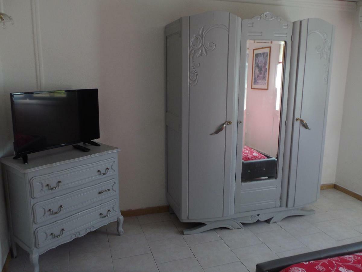 Auberge Des Garrigues Nîmes Exteriér fotografie
