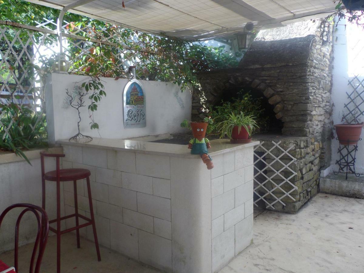 Auberge Des Garrigues Nîmes Exteriér fotografie